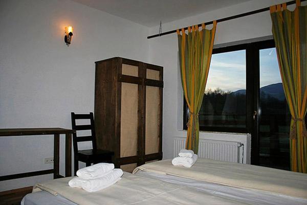 Taverna Pietrei Craiului Zărneşti 외부 사진